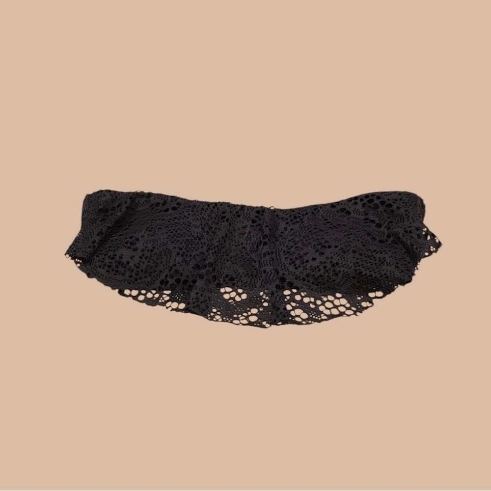 Elegant Black Lace Strapless Bikini Top, size Medium 😎
